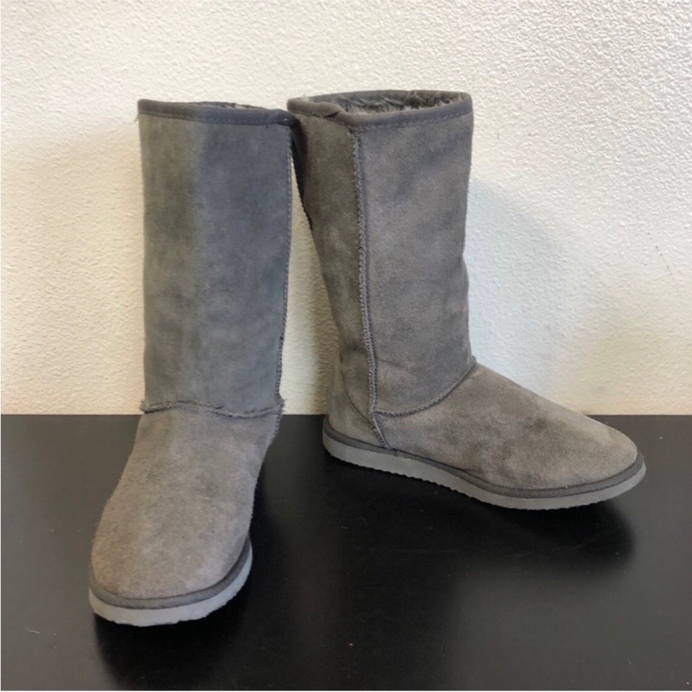 Old Navy Gray Leather Suede Boots